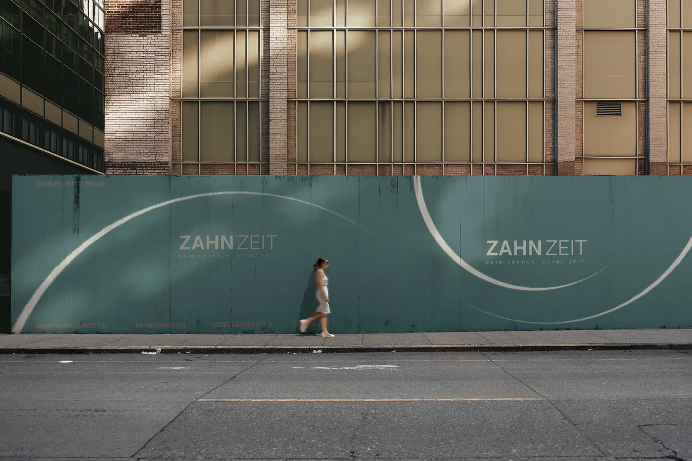 ZahnZeit Tasche und Fassade.